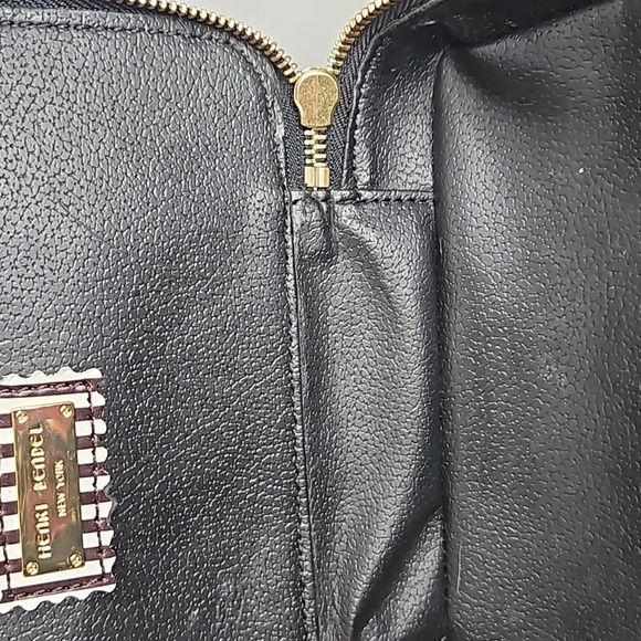 HENRI BENDEL CLASSIC STRIPED  TRAIN / COSMETIC CASE - Picture 9 of 9